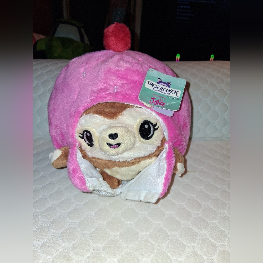 Justice Exclusive Undercover Squishables Shelby Sloth NWT Sloth Cupcake Plush